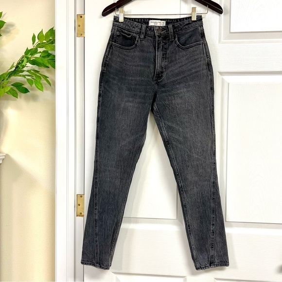 ABERCROMBIE & FITCH Curve Love High Rise Skinny Jean in Black women’s size 26 - Picture 2 of 12